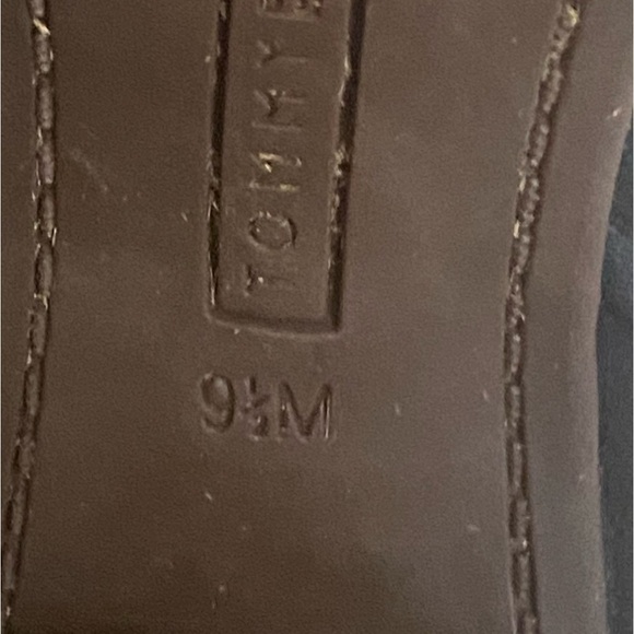 Tommy Hilfiger Black Faux Suede Gold Buttons Ankle Boots Size 9.5. - Picture 9 of 9